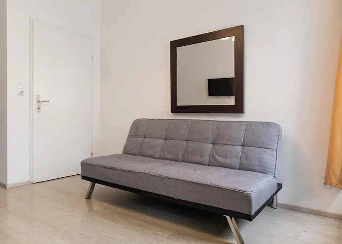 Pleasant 1br Perfect For Short & Long וינה