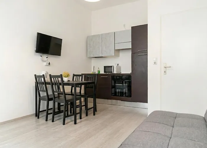 Pleasant 1br Perfect For Short & Long * וינה
